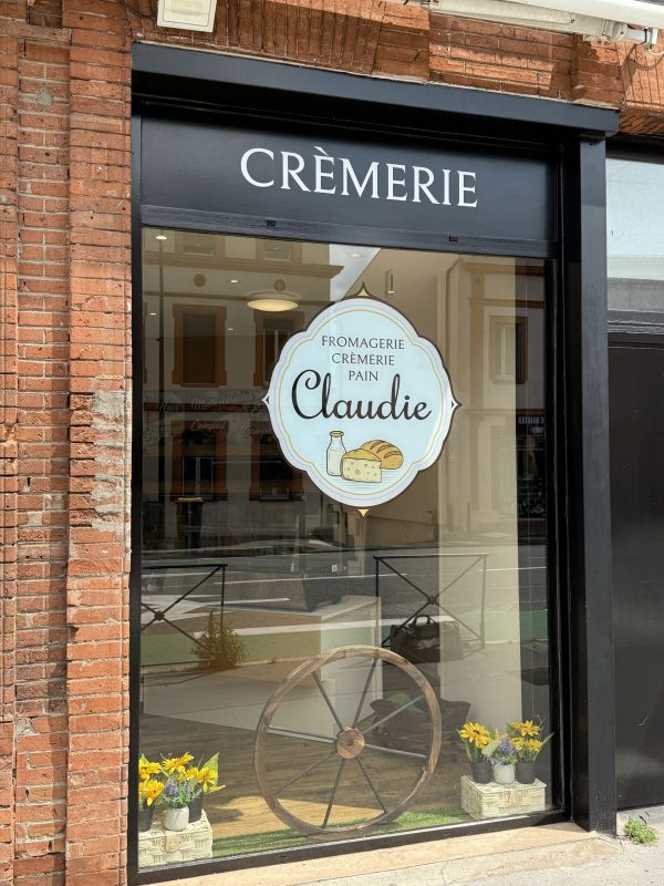 Lettres et logos de vitrine sur mesure
