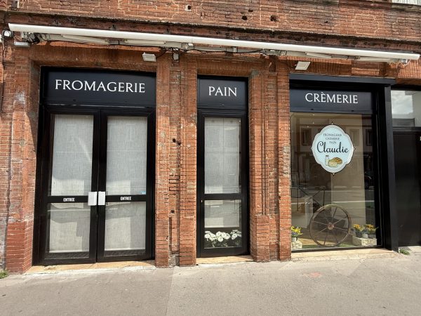 Lettres et logos de vitrine sur mesure