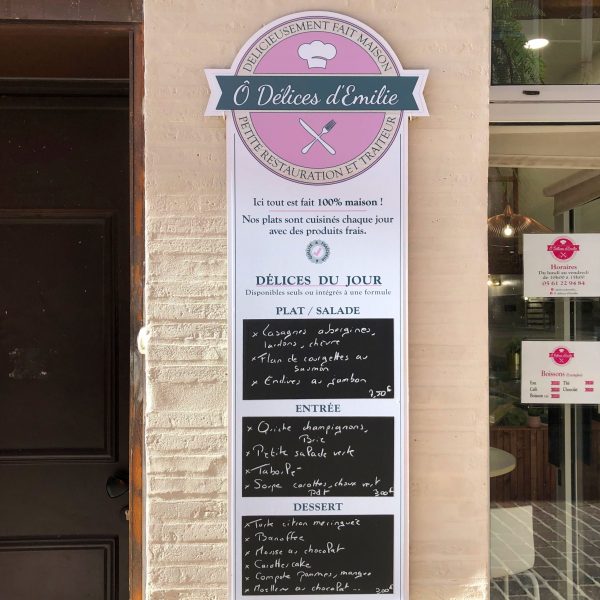 Panneau de menu de restaurant, avec découpe à la forme